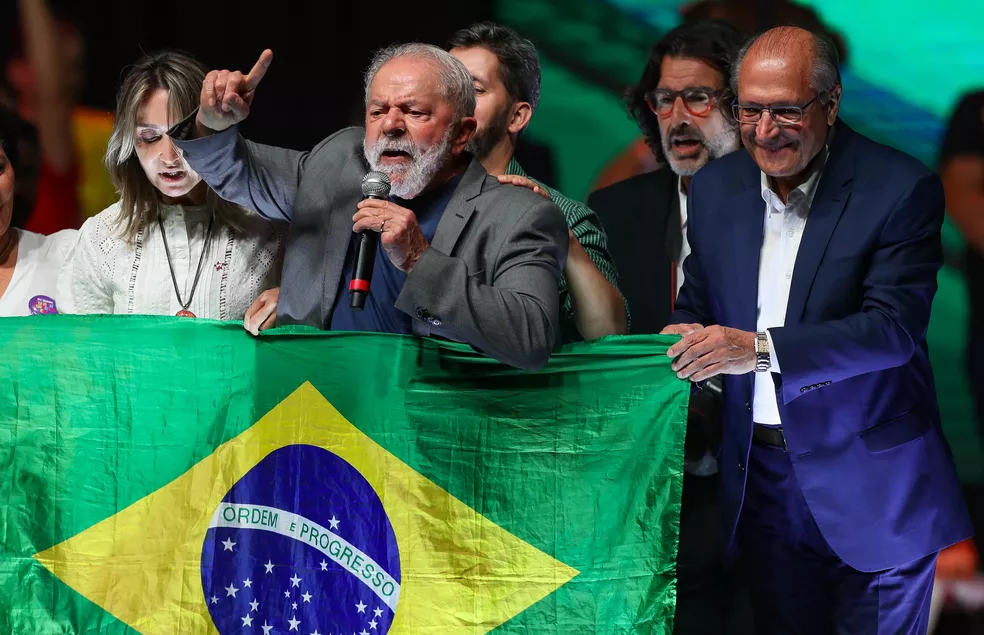 Lula declara patrimônio de R$ 7,4 milhões ao TSE