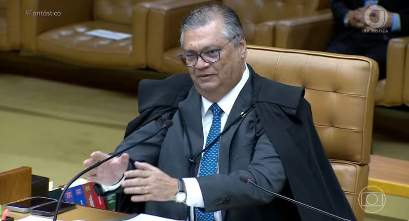 Flávio Dino reverte afastamento de cúpula da PF, critica 'decisão em causa própria' e aponta risco a investigações do caso 'Dark Horse'